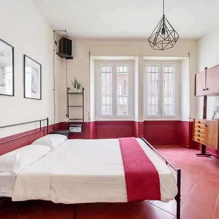 Maroon Flat Colosseo, 800 Mt From Amphitheater