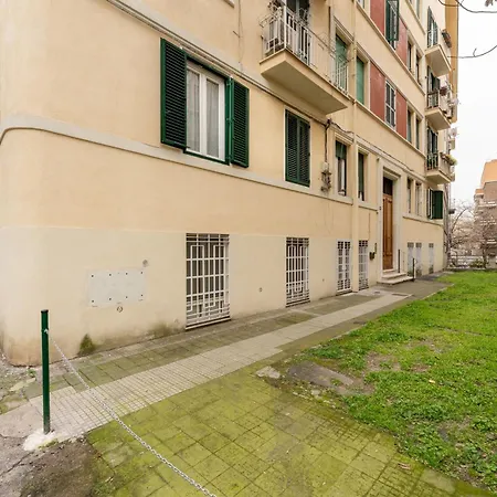 Appartamento Maroon Flat Colosseo, 800 Mt From Amphitheater Roma
